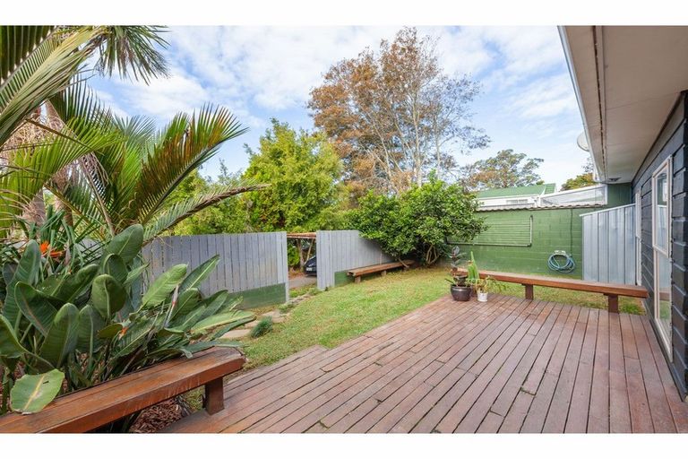 Photo of property in 2/20 Blockhouse Road, Avondale, Auckland, 1026