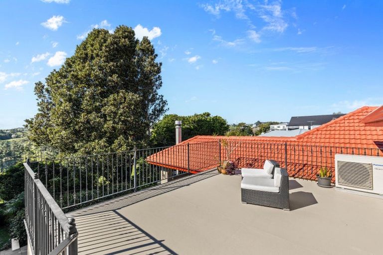 Photo of property in 305 Mangorei Road, Merrilands, New Plymouth, 4312