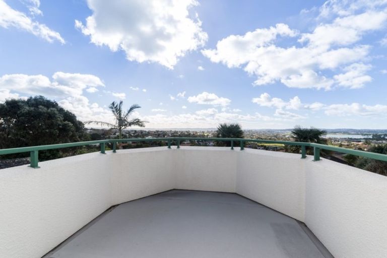 Photo of property in 84 Luckens Road, West Harbour, Auckland, 0618