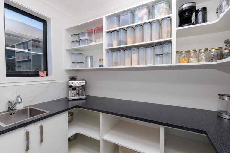 Photo of property in 12 Atherton Terrace, Churton Park, Wellington, 6037