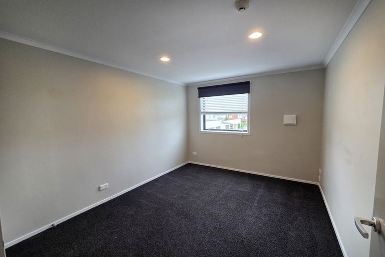 Photo of property in 213 Hobsonville Point Road, Hobsonville, Auckland, 0616