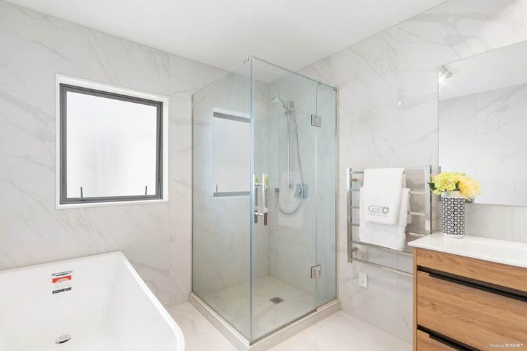 Photo of property in 10 Roa Avenue, Hobsonville, Auckland, 0616