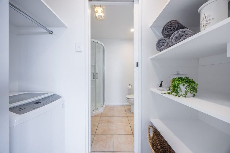 Photo of property in 2a Hoskins Avenue, Hillsborough, Auckland, 1042