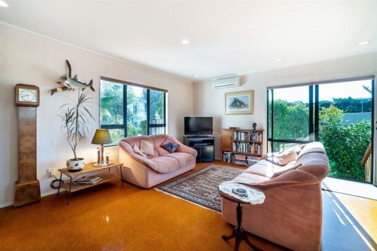 Photo of property in 17 Ian Sage Avenue, Torbay, Auckland, 0630