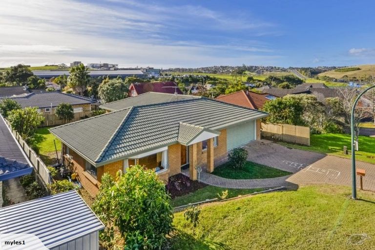 Photo of property in 12 Sophora Way, Albany, Auckland, 0632