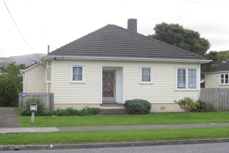 Photo of property in 66 Oxford Terrace, Epuni, Lower Hutt, 5011