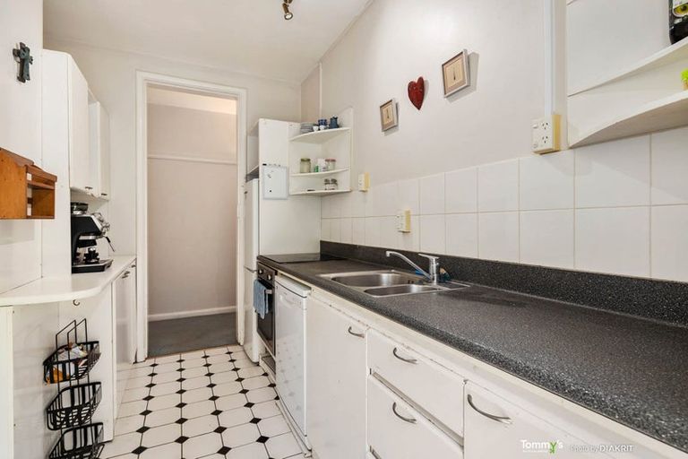 Photo of property in Hobson Flats, 2/1 Hobson Street, Pipitea, Wellington, 6011