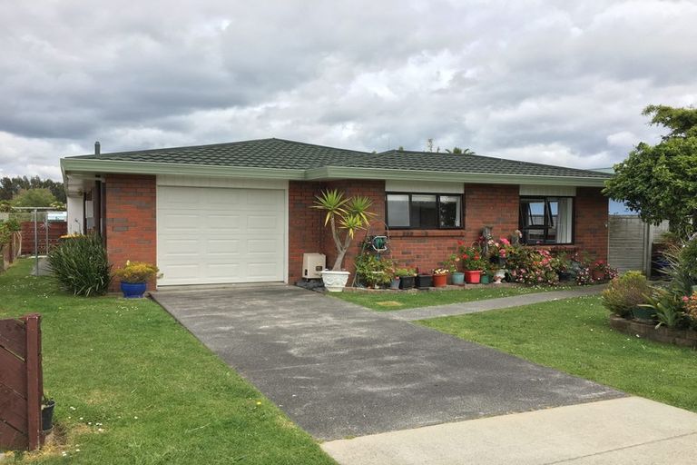 Photo of property in 1/222 Centreway Road, Orewa, 0931