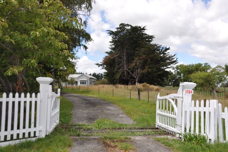 Photo of property in 1764 Kimbolton Road, Cheltenham, Feilding, 4777