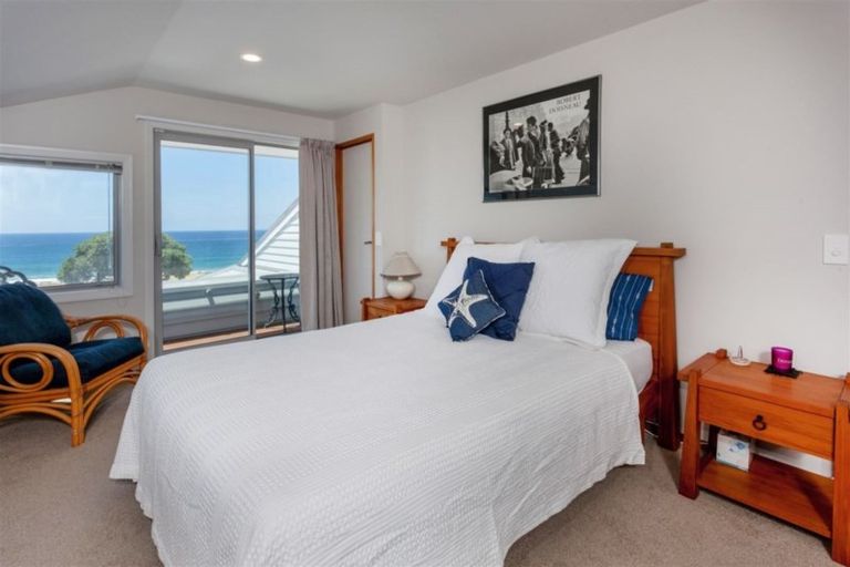 Photo of property in 115 Oratia Place, Onemana, Whangamata, 3691