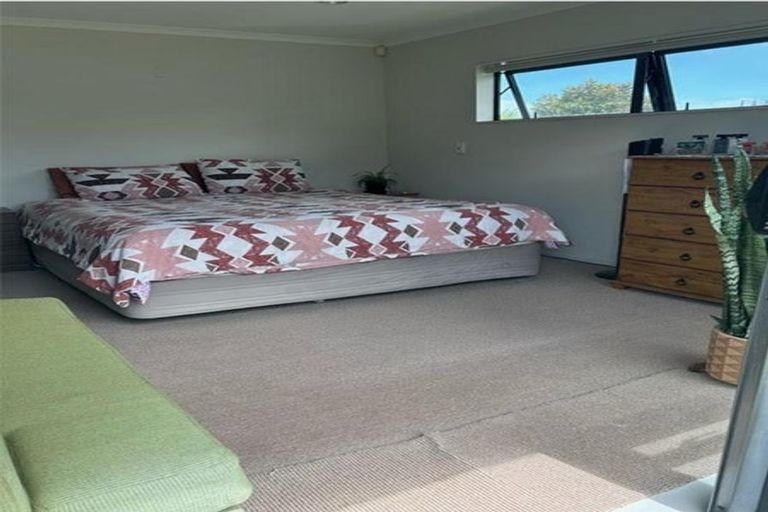 Photo of property in 51 Hadley Wood Drive, Wattle Downs, Auckland, 2103