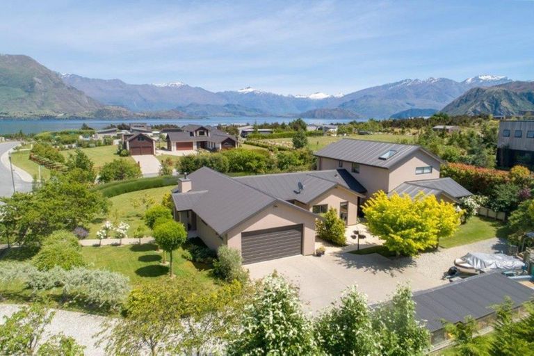 Photo of property in 2 Mount Gold Place, Wanaka, 9305