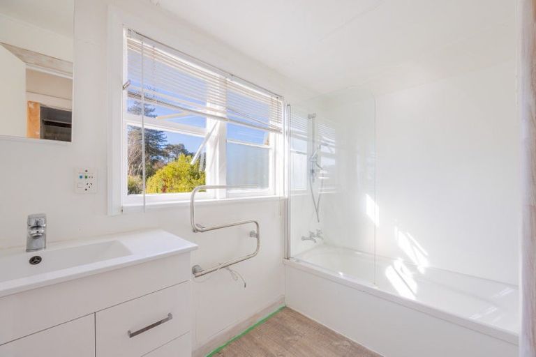 Photo of property in 21 Great North Road, Waipawa, 4210