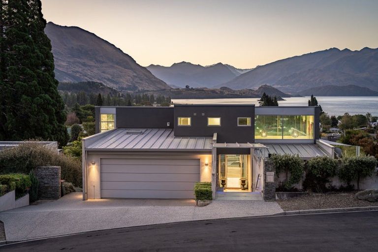 Photo of property in 3 Botting Place, Wanaka, 9305