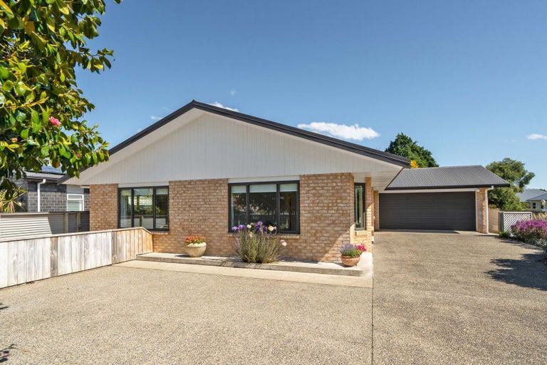 Photo of property in 12 Howard Street, Carterton, 5713
