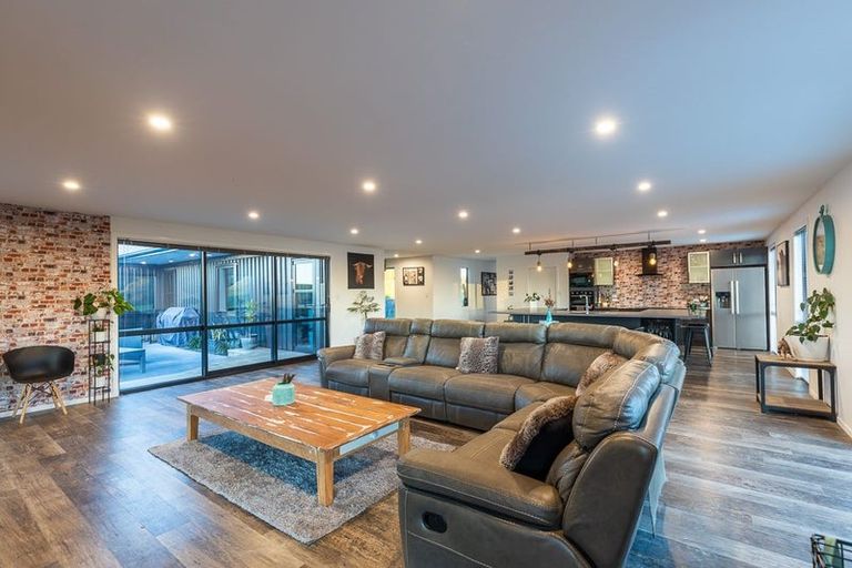 Photo of property in 527 Frankley Road, Hurworth, New Plymouth, 4371