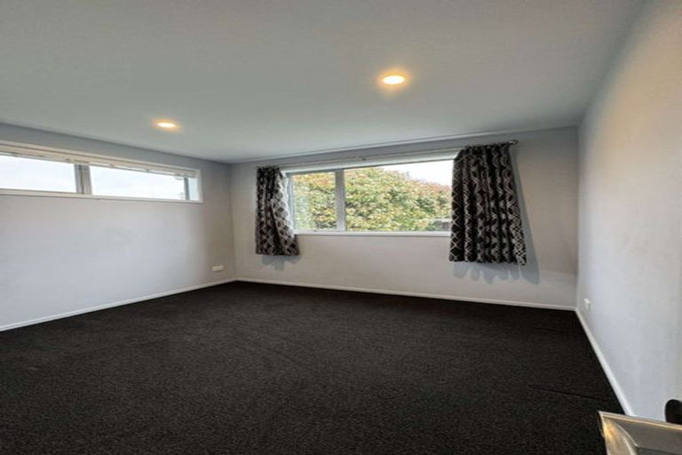 Photo of property in 17 Royal Park Drive, Parklands, Christchurch, 8083