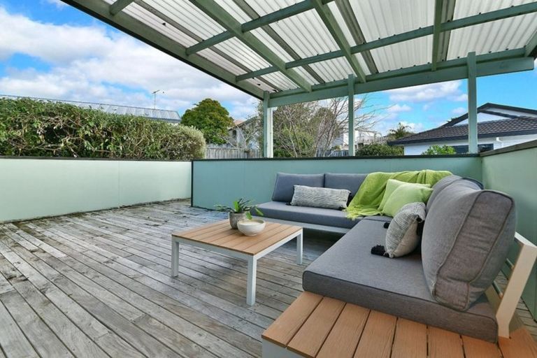 Photo of property in 33 Charlotte Street, Stanmore Bay, Whangaparaoa, 0932