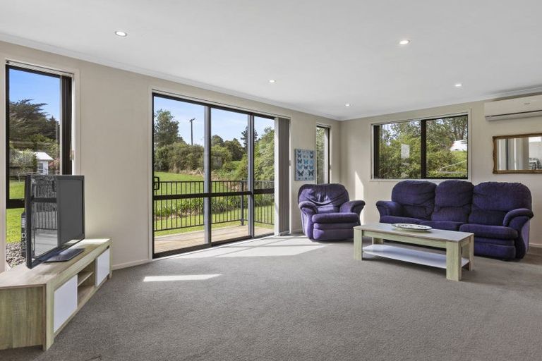 Photo of property in 20 Bosworth Street, Egmont Village, 4372