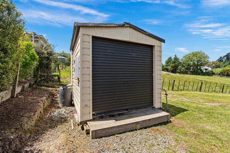 Photo of property in 26 Oxford Street, Whakapirau, 0583