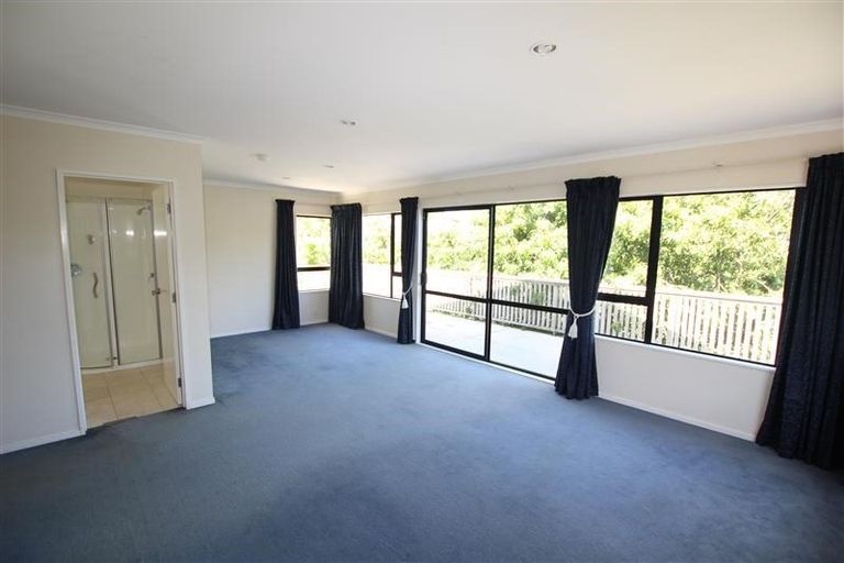 Photo of property in 6 Shirley Road, Parau, Auckland, 0604