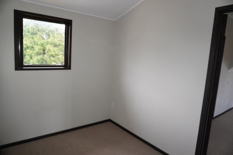 Photo of property in 16 Baltimore Place, Forrest Hill, Auckland, 0620