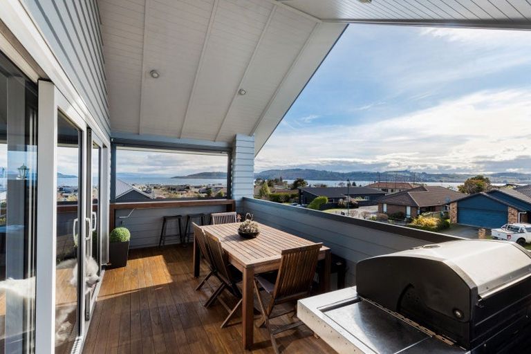 Photo of property in 28 Ernest Kemp Rise, Wharewaka, Taupo, 3330