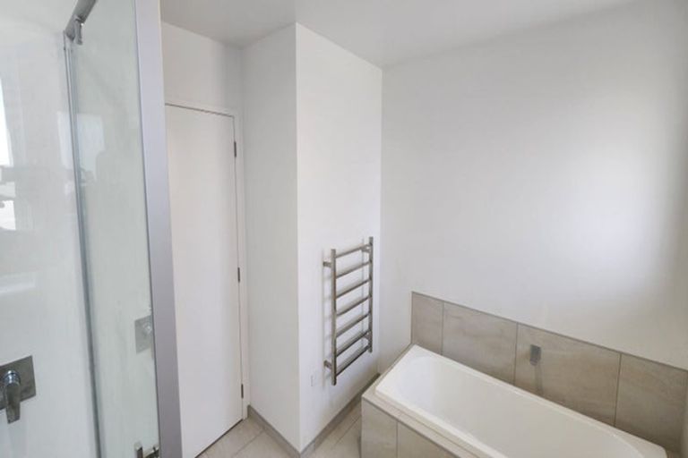 Photo of property in 33a Upjohn Street, Brooklands, New Plymouth, 4310