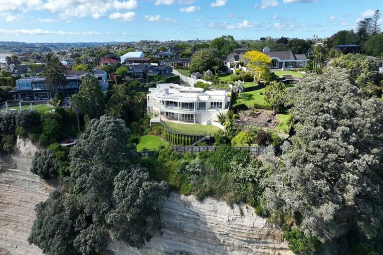 Photo of property in 10 Colleen Court, Cockle Bay, Auckland, 2014
