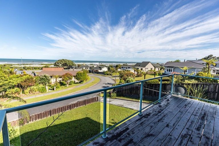 Photo of property in 15 Nolan Crescent, Karoro, Greymouth, 7805