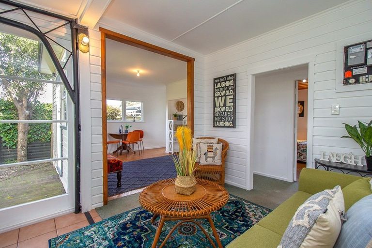 Photo of property in 9a Farnworth Avenue, Holdens Bay, Rotorua, 3010