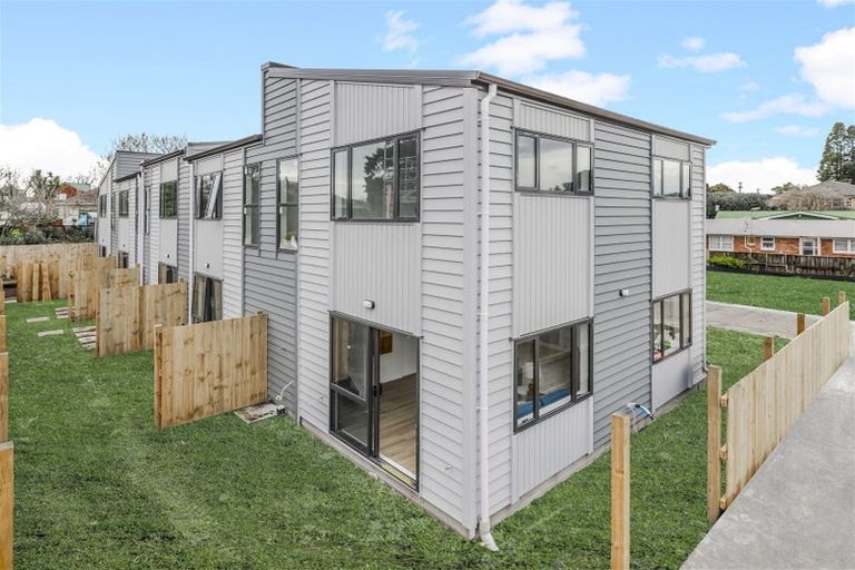 Photo of property in 13 Miles Avenue, Papatoetoe, Auckland, 2025