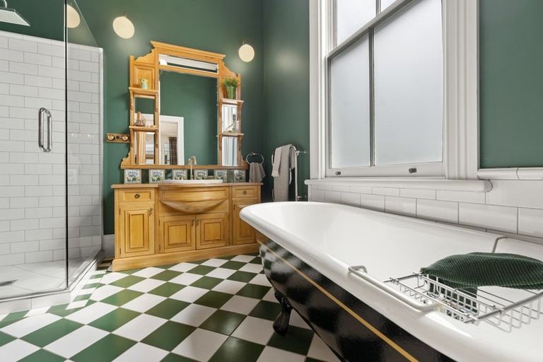 Photo of property in 7 King Edward Parade, Devonport, Auckland, 0624