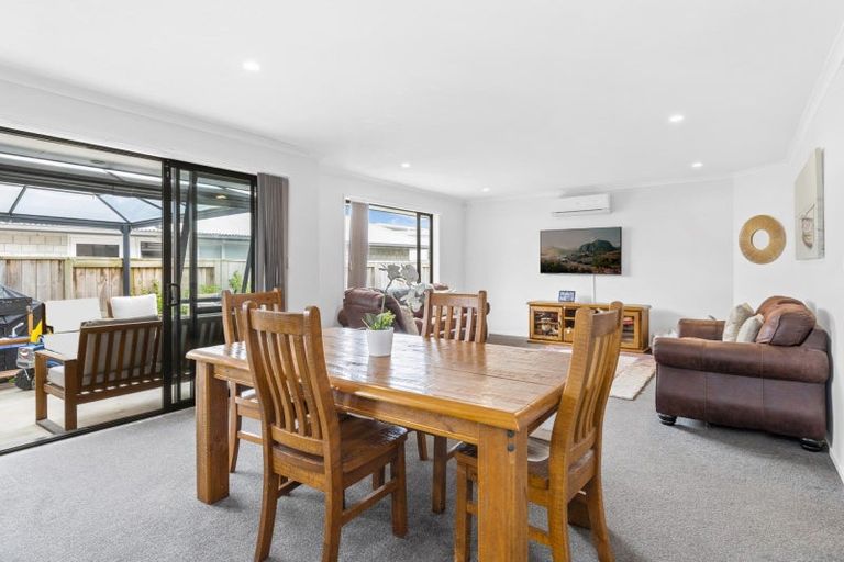 Photo of property in 86 Awataha Crescent, Pyes Pa, Tauranga, 3110