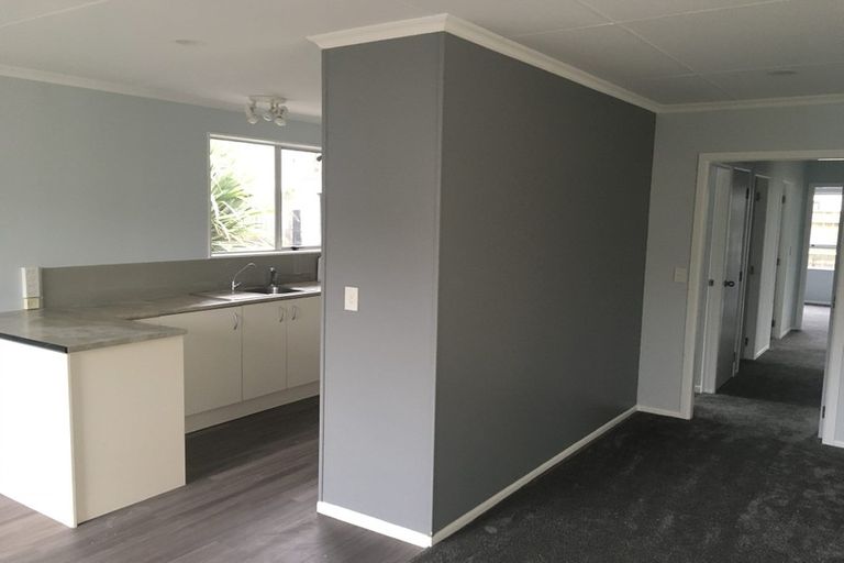 Photo of property in 2 Te Ngaere Place, Merrilands, New Plymouth, 4312