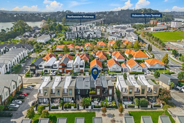 Photo of property in 12 Cochrane Road, Hobsonville, Auckland, 0616