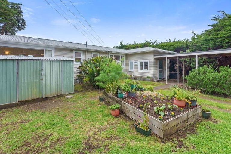 Photo of property in 29 Hona Street, Waikanae Beach, Waikanae, 5036