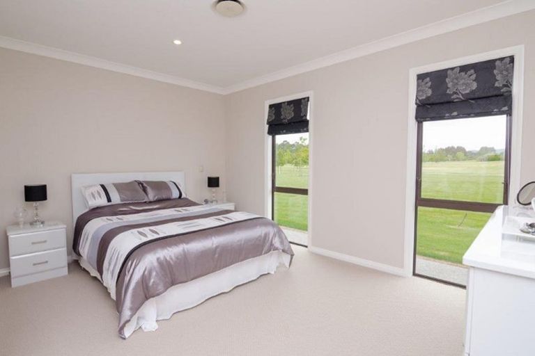 Photo of property in 6 Eagle Place, Martinborough, 5711