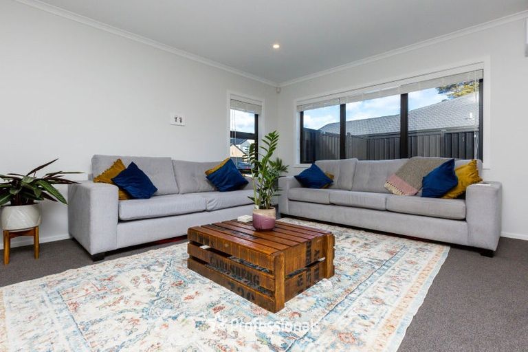 Photo of property in 18 Castletown Street, Wallaceville, Upper Hutt, 5018
