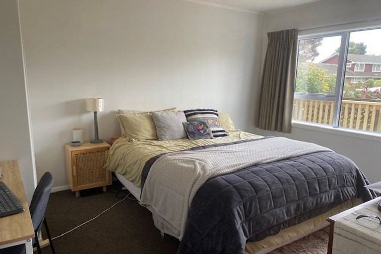 Photo of property in 10 Oriel Place, Tawa, Wellington, 5028