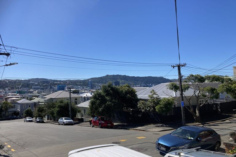 Photo of property in 31a Scarborough Terrace, Mount Victoria, Wellington, 6011