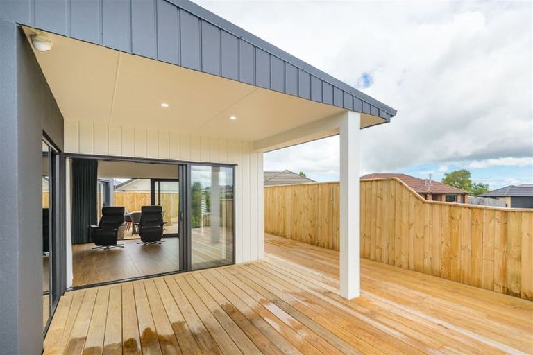Photo of property in 18 Silkwood Place, Fitzherbert, Palmerston North, 4410
