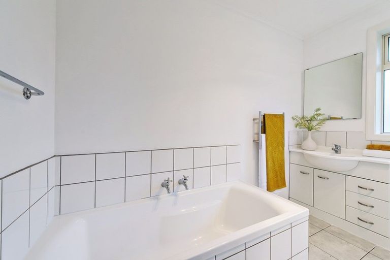 Photo of property in 317 Clyde Road, Bryndwr, Christchurch, 8053