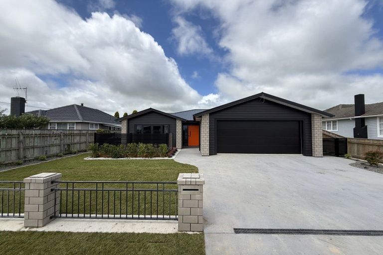 Photo of property in 26 Winchester Street, Levin, 5510