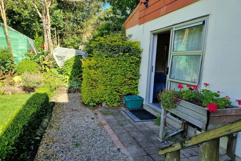 Photo of property in 84 Butterworth Drive, Glendene, Auckland, 0602