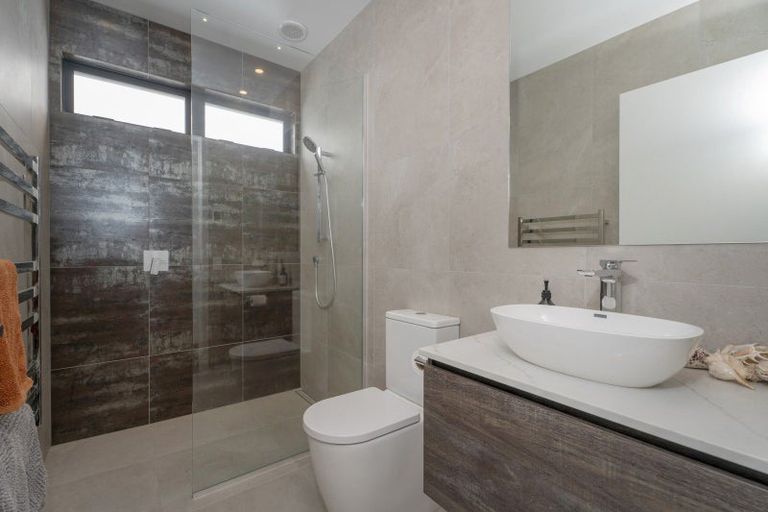 Photo of property in 11 Awatea Drive, Whitianga, 3510