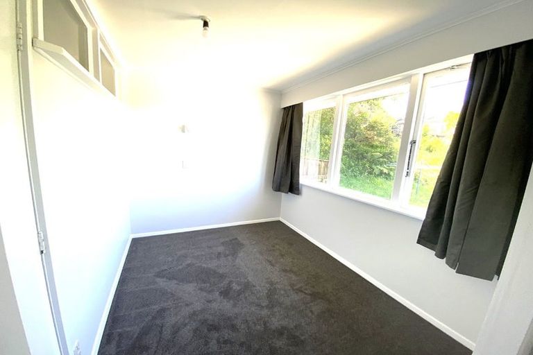 Photo of property in 80 Broderick Road, Johnsonville, Wellington, 6037