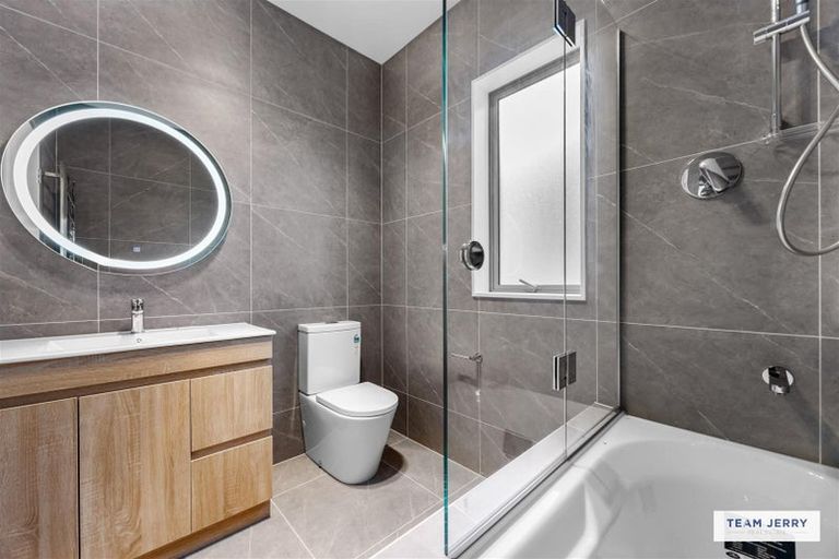 Photo of property in 11 Farranfore Road, Opaheke, Papakura, 2113