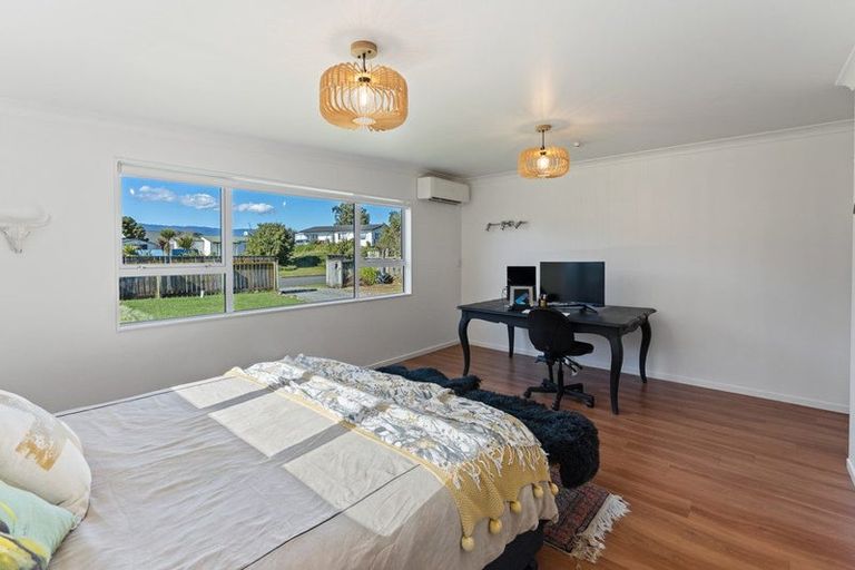 Photo of property in 27 Sarah Street, Waikawa Beach, Levin, 5573