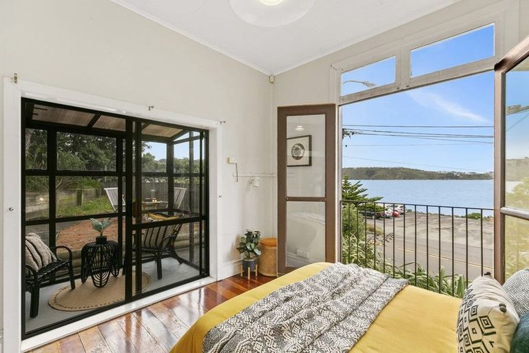 Photo of property in 82 Evans Bay Parade, Roseneath, Wellington, 6021